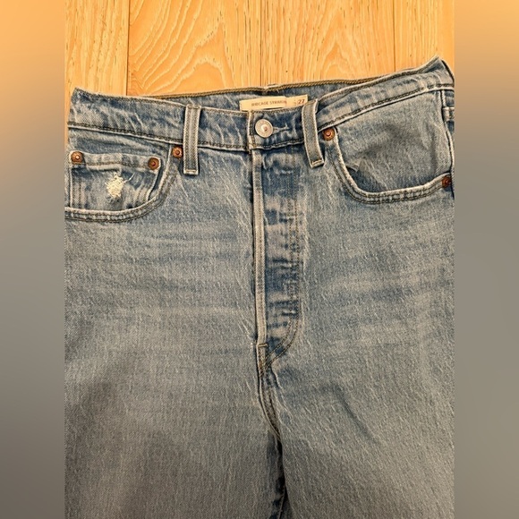 Levi's Light Blue Straight Leg Jeans - Picture 3 of 7